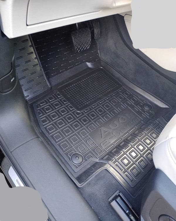 Set tappetini tappeti di gomma su misura per Audi E-tron GE (2019+) in Tappetini antiscivolo Autooggetti.it - Roma, commercioVirtuoso.it