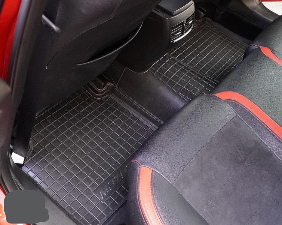 Set tappetini di gomma su misura per MAZDA 6 (3) (2013-2018) in Tappetini antiscivolo Autooggetti.it - Roma, commercioVirtuoso.it