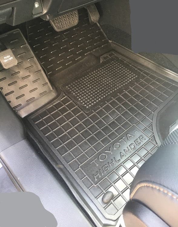 Set tappetini di gomma su misura per Toyota Highlander 3 (2014-2020) in Tappetini antiscivolo Autooggetti.it - Roma, commercioVirtuoso.it