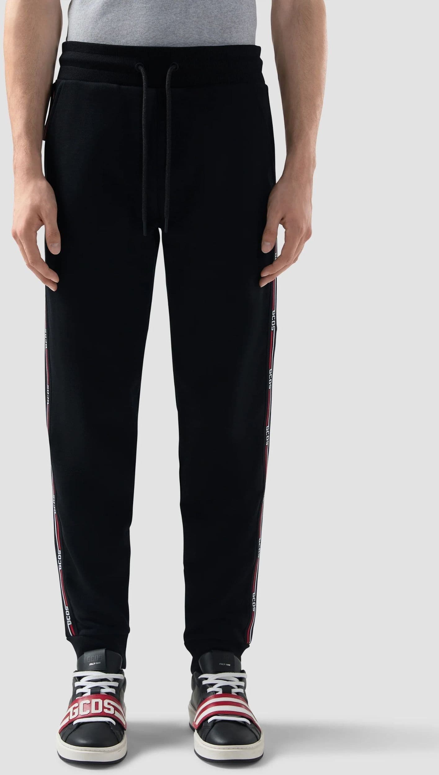 GCDS PANTALONE LOGO TAPE JOGGERS da uomo in Pantaloni sportivi Drestige - Casamassima, commercioVirtuoso.it