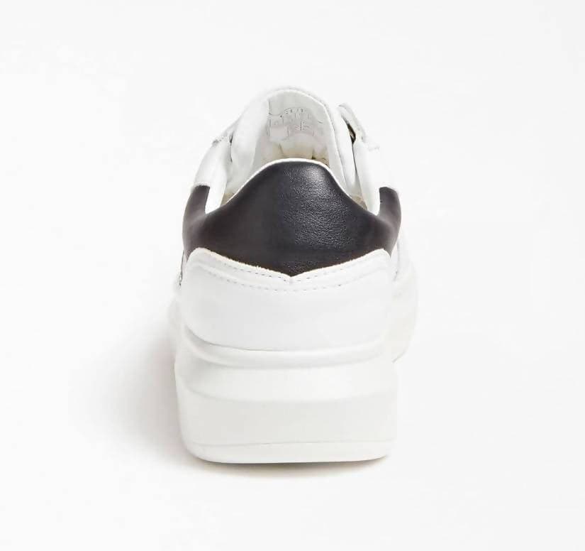 GUESS Sneakers Bianca Uomo 100% Pelle Scarpa Sportiva Bianco FM7SAILEA12 Scarpe Guess Fascia Nera Suola in Gomma e Lacci in Sneaker casual Euforia - Bronte, commercioVirtuoso.it
