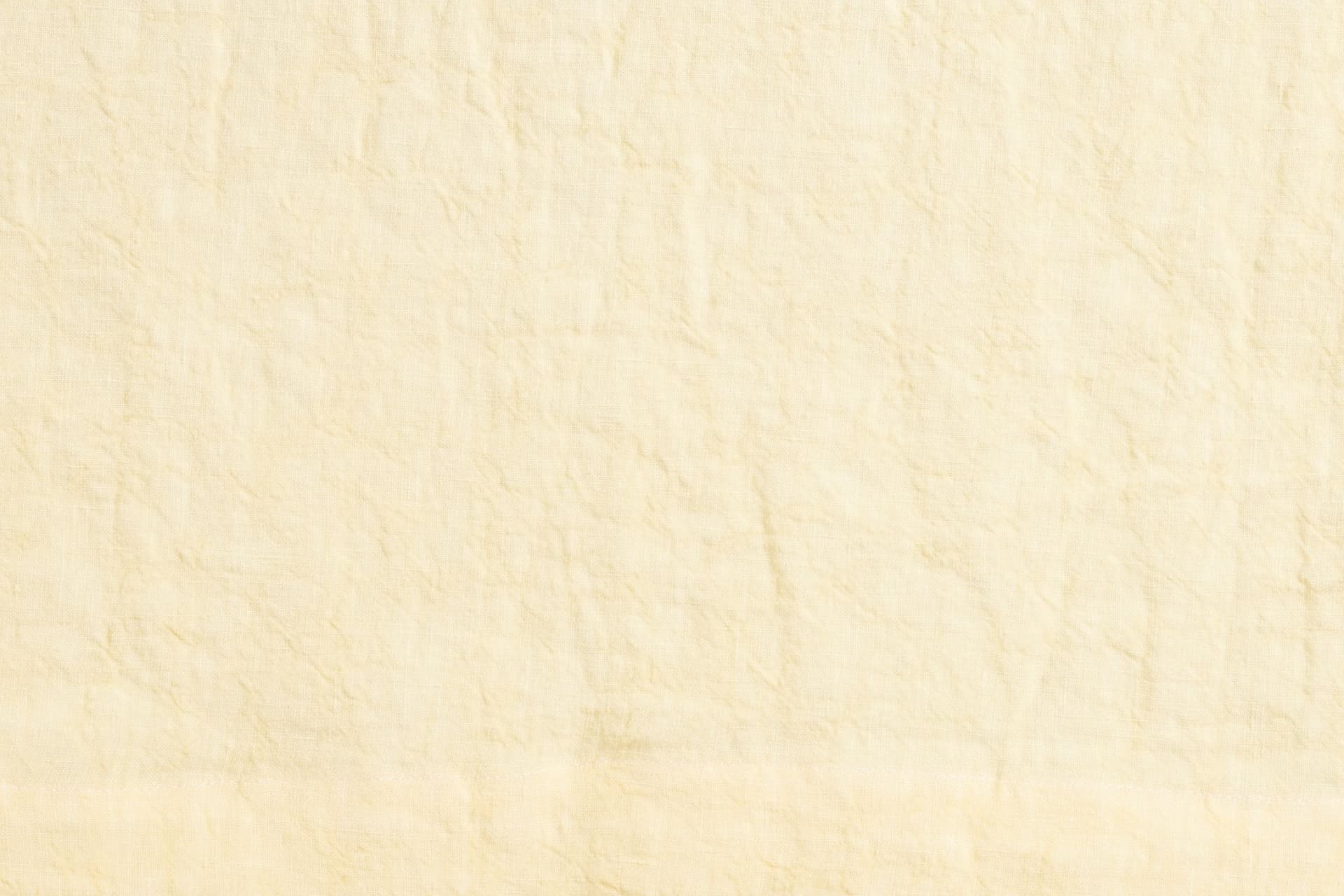 Runner da tavola in 100% puro lino lavato delavè stone washed morbido resistente elegante made in italy GIALLO PASTELLO - Vanita di raso
