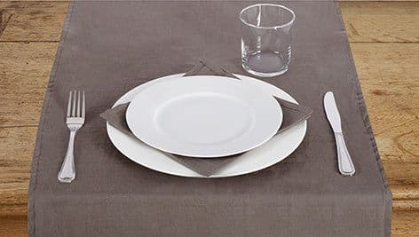 Runner da tavola in 100% puro lino lavato delavè stone washed morbido resistente elegante made in italy  TORTORA - Vanita di raso