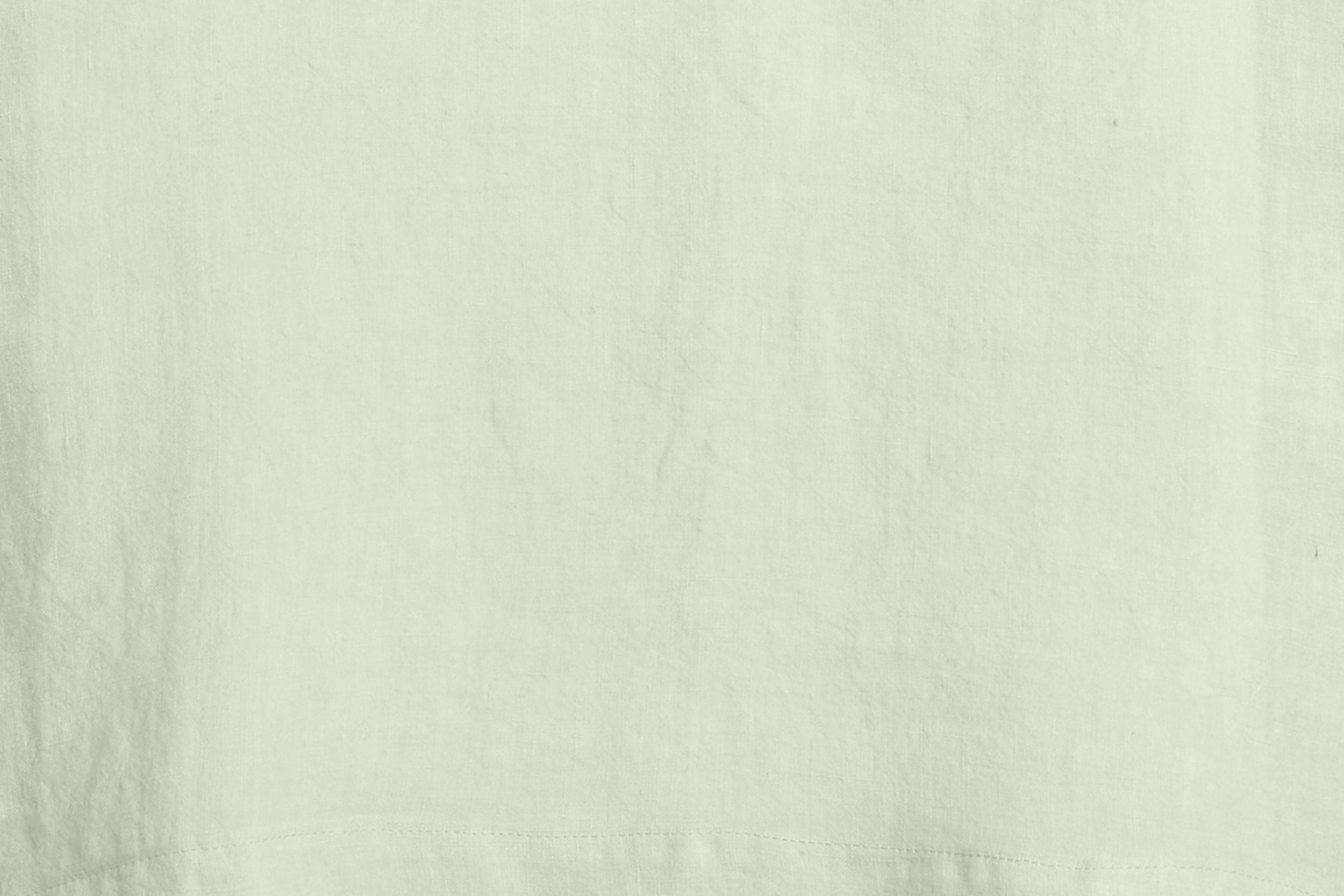 Runner da tavola in 100% puro lino lavato delavè stone washed morbido resistente elegante made in italy  VERDE MENTA - Vanita di raso