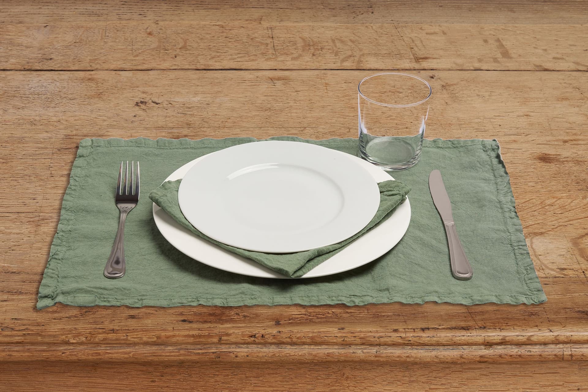 Set di 2 tovagliette americane coppia tovagliette 35 X 50 CM in 100% puro lino lavato delavè stone washed morbido resistente elegante made in italy VERDE OLIVA - Vanita di raso