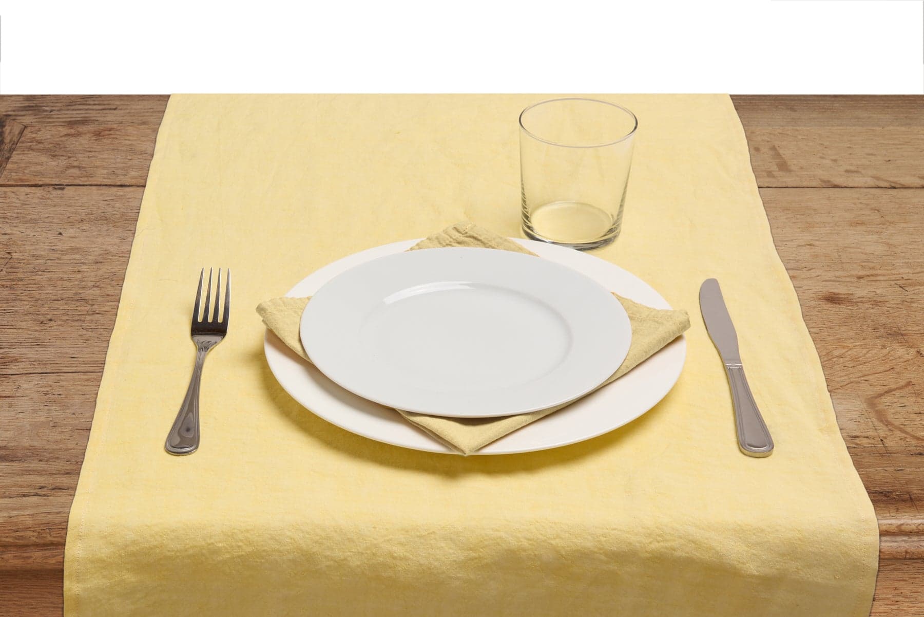 Runner da tavola in 100% puro lino lavato delavè stone washed morbido resistente elegante made in italy Giallino con Pizzo in Runner Vanita di raso - Sesto San Giovanni, commercioVirtuoso.it