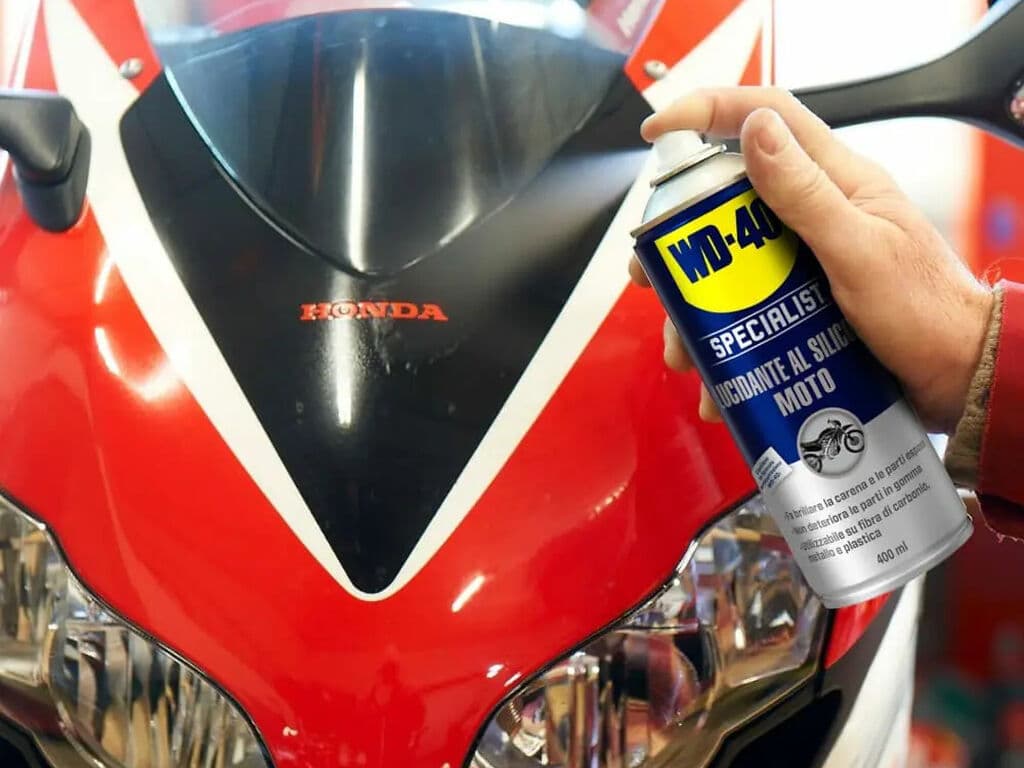 WD-40 Specialist Moto Lucidante al Silicone - 400ml. Confezione da 1pz in Lucidanti GardenStore - Novellara, commercioVirtuoso.it