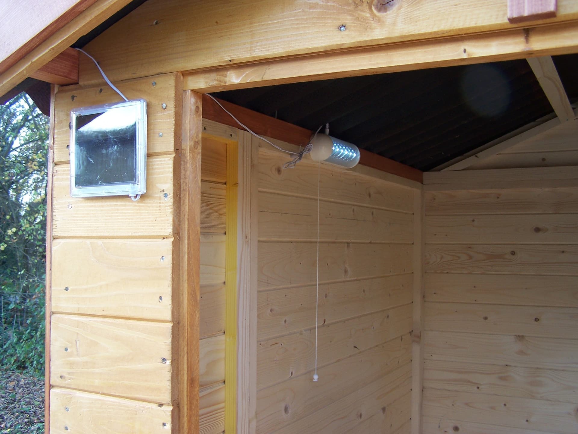 Casetta A Pannelli Spessore 16mm Con Pavimento E Wc A Secco 140x140cm Foresta
