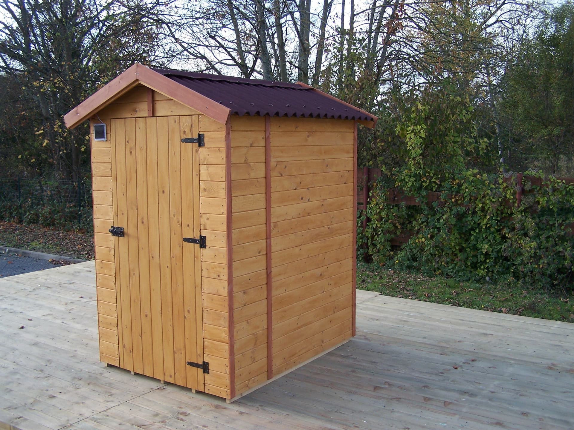 Casetta A Pannelli Spessore 16mm Con Pavimento E Wc A Secco 140x140cm Foresta