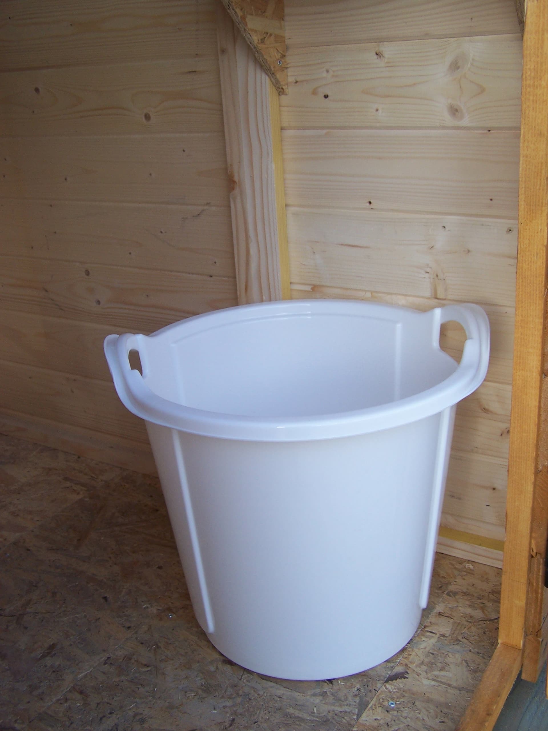 Casetta A Pannelli Spessore 16mm Con Pavimento E Wc A Secco 140x140cm Foresta