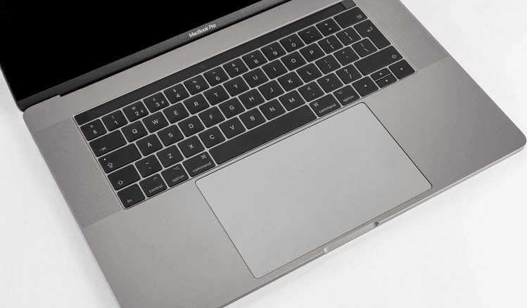 APPLE MACBOOK PRO 15" 2017 i7 / 16GB / 256GB - Space Grey in Portatili Webstore srl - Bonate Sotto, commercioVirtuoso.it
