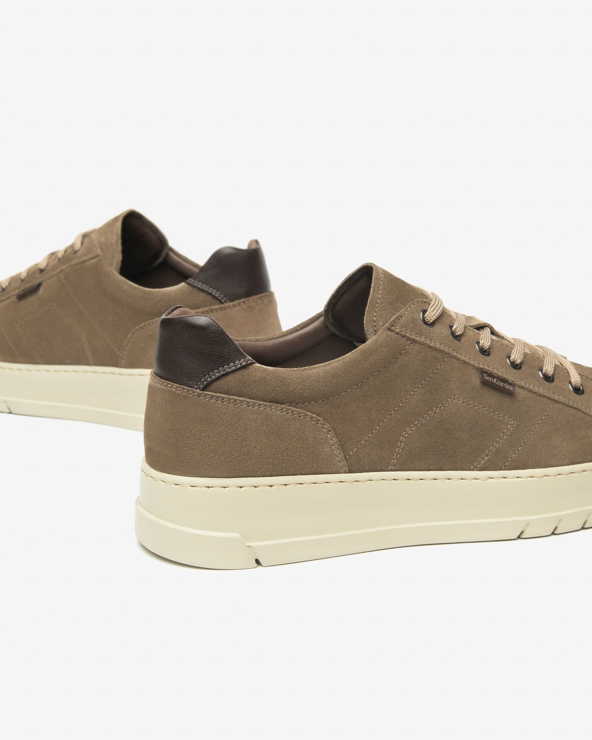 NeroGiardini Uomo sneakers in camoscio e pelle in Scarpe stringate basse Cantali Calzature - Randazzo, commercioVirtuoso.it