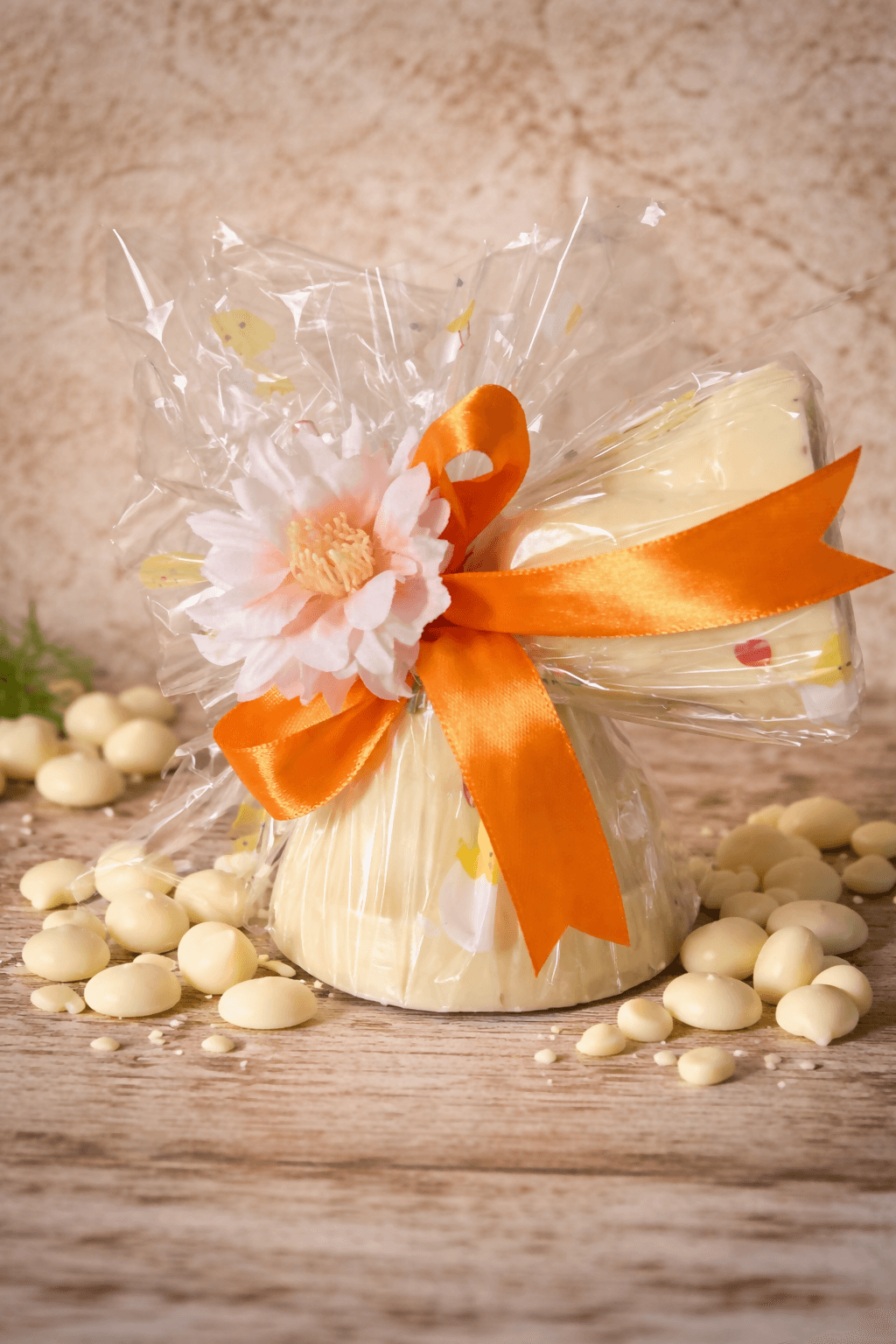 Campane Pasquali al Cioccolato Bianco o Latte o Fondente 120gr con sorpresa. in Colombe pasquali Neri Piaceri - Cavezzo, commercioVirtuoso.it