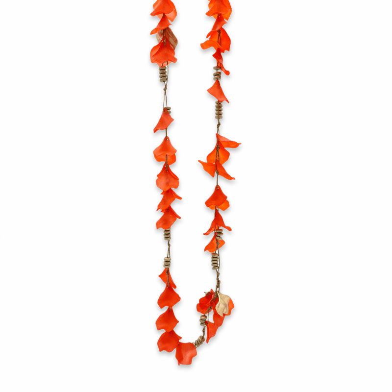 Collana lunga petali resina in Collane Leclaf - Napoli, commercioVirtuoso.it
