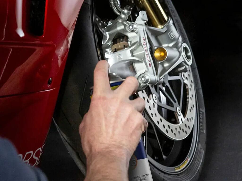 WD-40 Specialist Moto Pulitore Freni - 500ml. Confezione da 1pz in Detergenti freni GardenStore - Novellara, commercioVirtuoso.it
