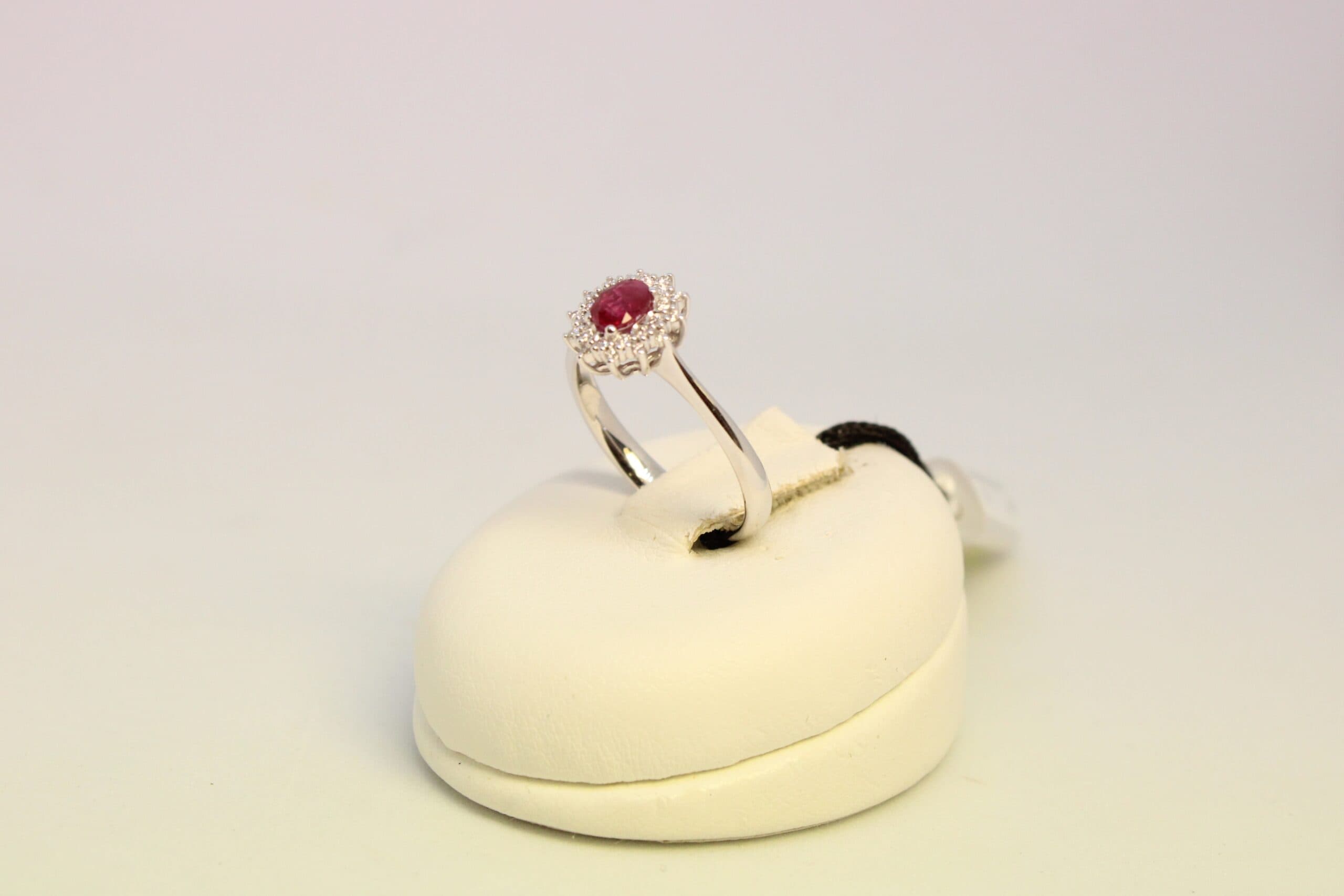 Anello donna rubino RECARLO R77CC001/RB-15 in Anelli Gioielleria Cameli - Monte Urano, commercioVirtuoso.it