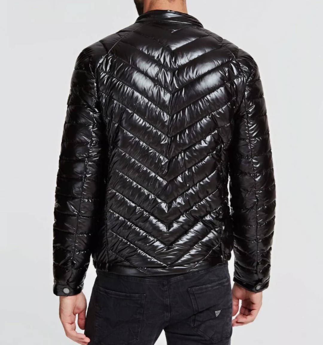 Guess Giubbotto Imbottito Nero Uomo Piumino Eco Giacca Imbottita Bomber Man Bomber Jacket Stretch Tasche e Zip in Giacche Euforia - Bronte, commercioVirtuoso.it