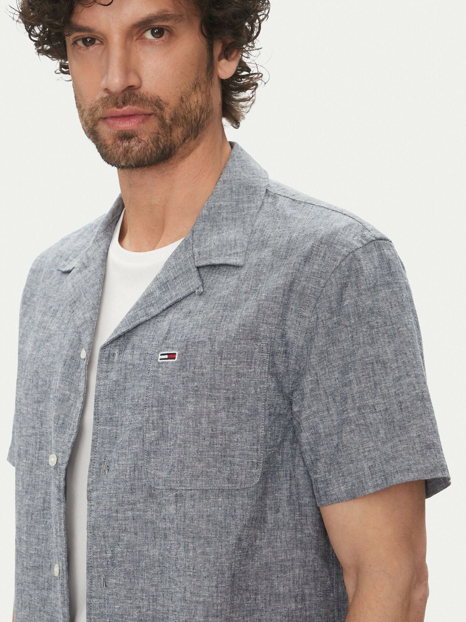 Camica per uomo della Tommy Jeans, a maniche corte, materiale cotone biologico e lino in Camicie casual Loweconomy - Marineo, commercioVirtuoso.it
