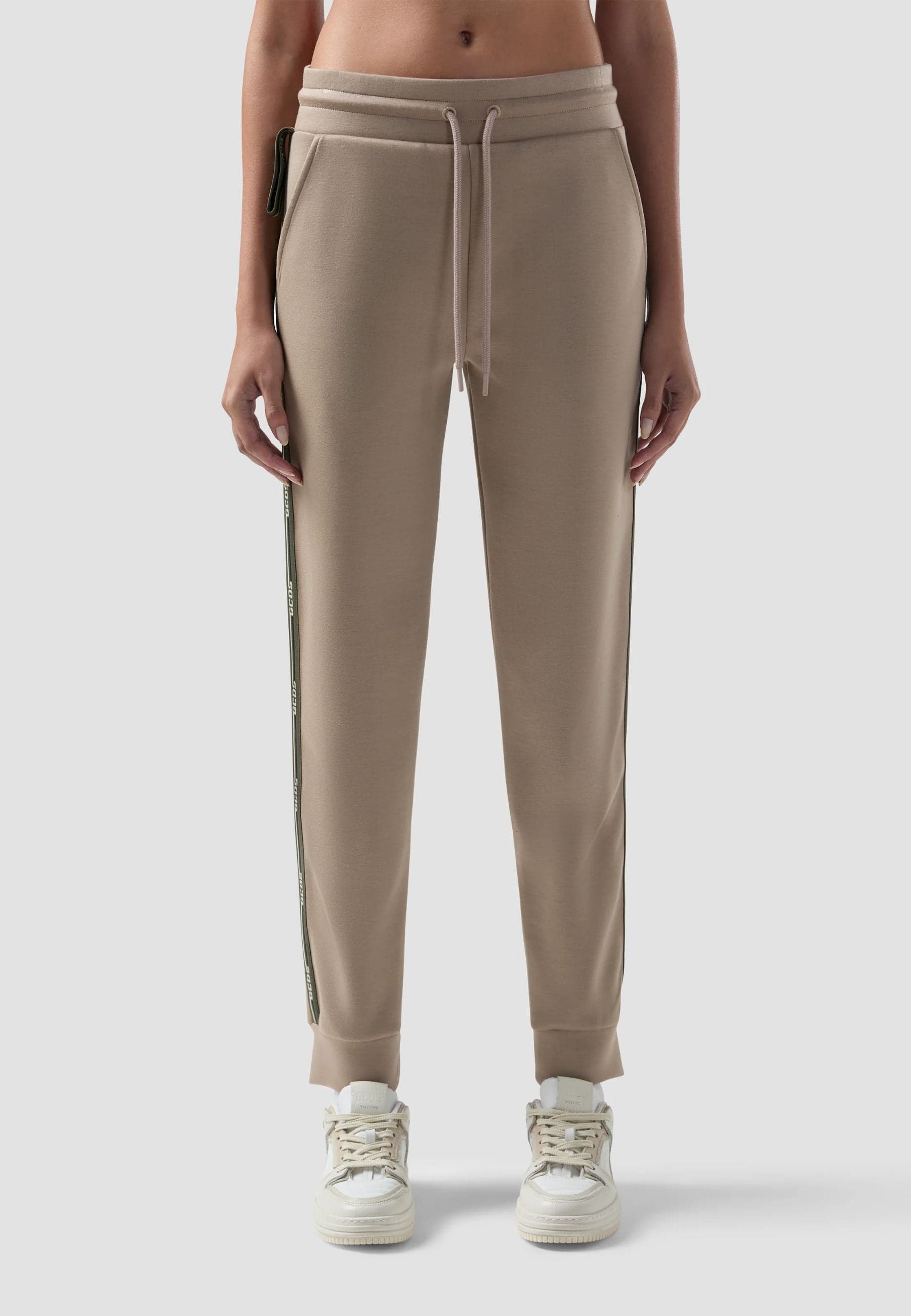 GCDS PANTALONE LOGO TAPE SCOUBA JOGGERS da donna in Pantaloni sportivi Drestige - Casamassima, commercioVirtuoso.it