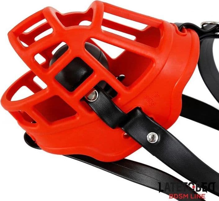 Maschera museruola con gag nero e rosso regolabile per roleplay BDSM bondage in prodotto Erosdom - Palmi, commercioVirtuoso.it