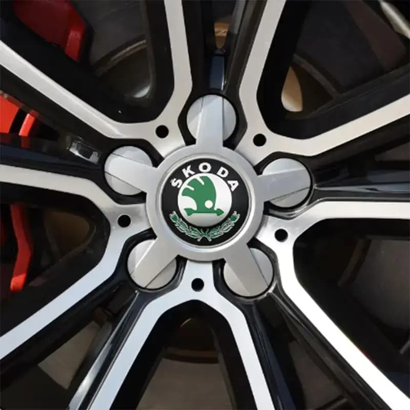 Coprimozzo 60mm Tappi Borchie Cerchi Lega Per SKODA Fabia Yeti Octavia Roomster Superb in Coprimozzi Solgeny - Besate, commercioVirtuoso.it