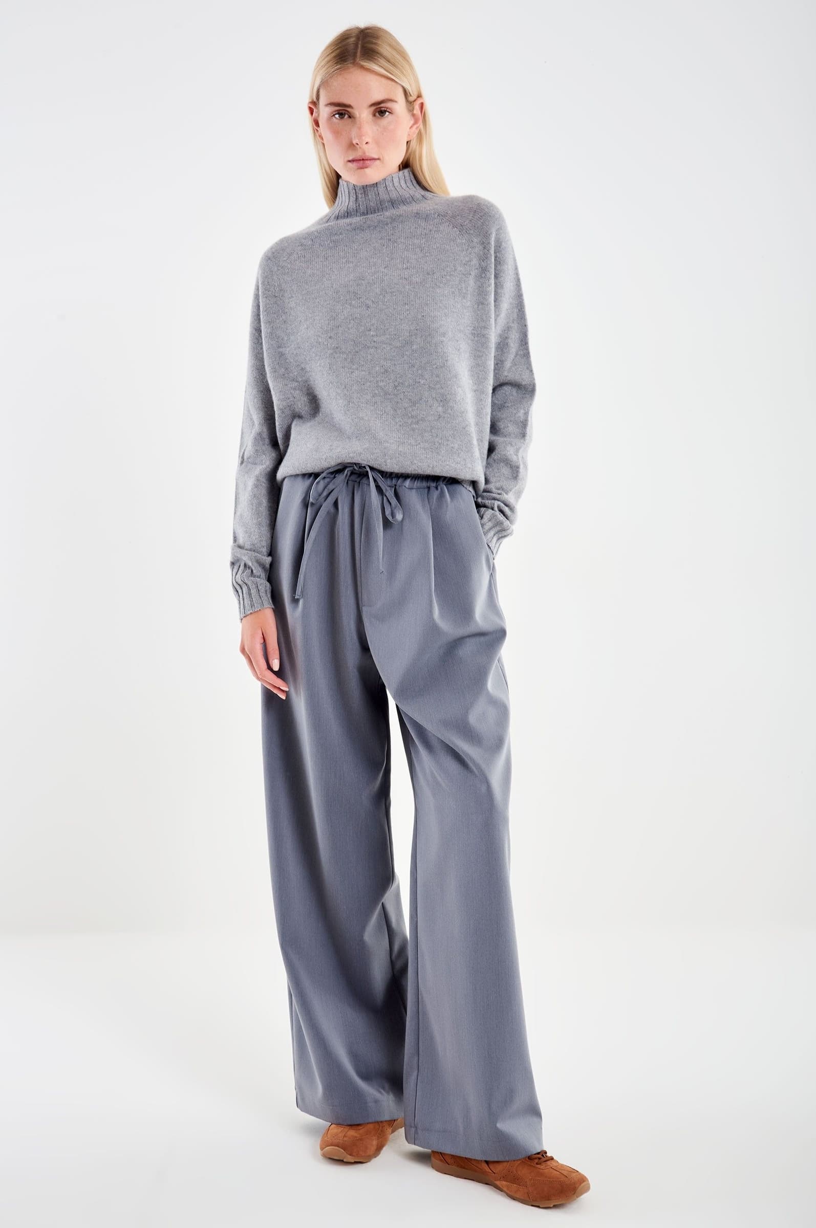 Pantalone ampio con coulisse grigio