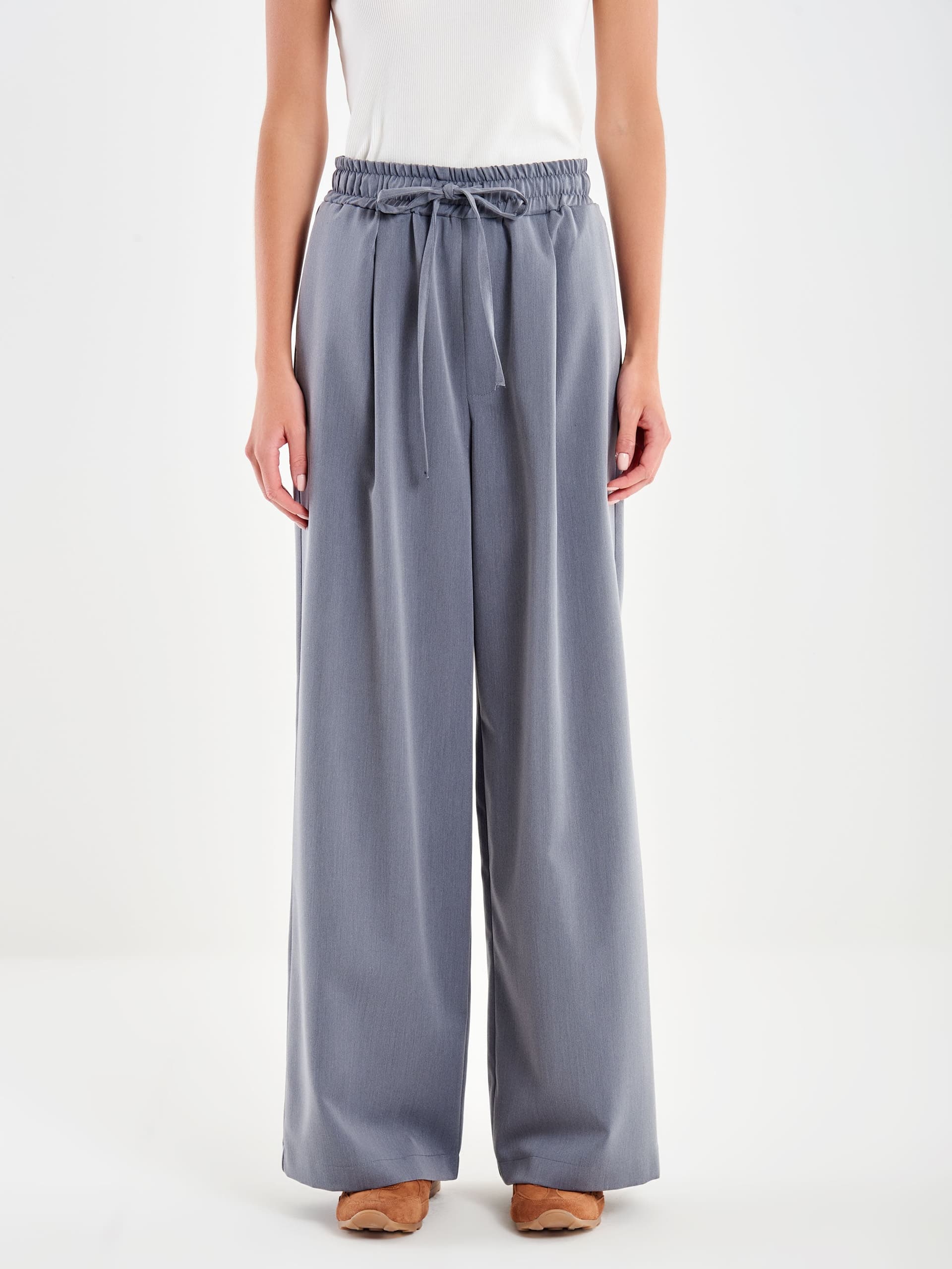 Pantalone ampio con coulisse grigio in Pantaloni Kanal 32 - Santa Maria di Licodia, commercioVirtuoso.it
