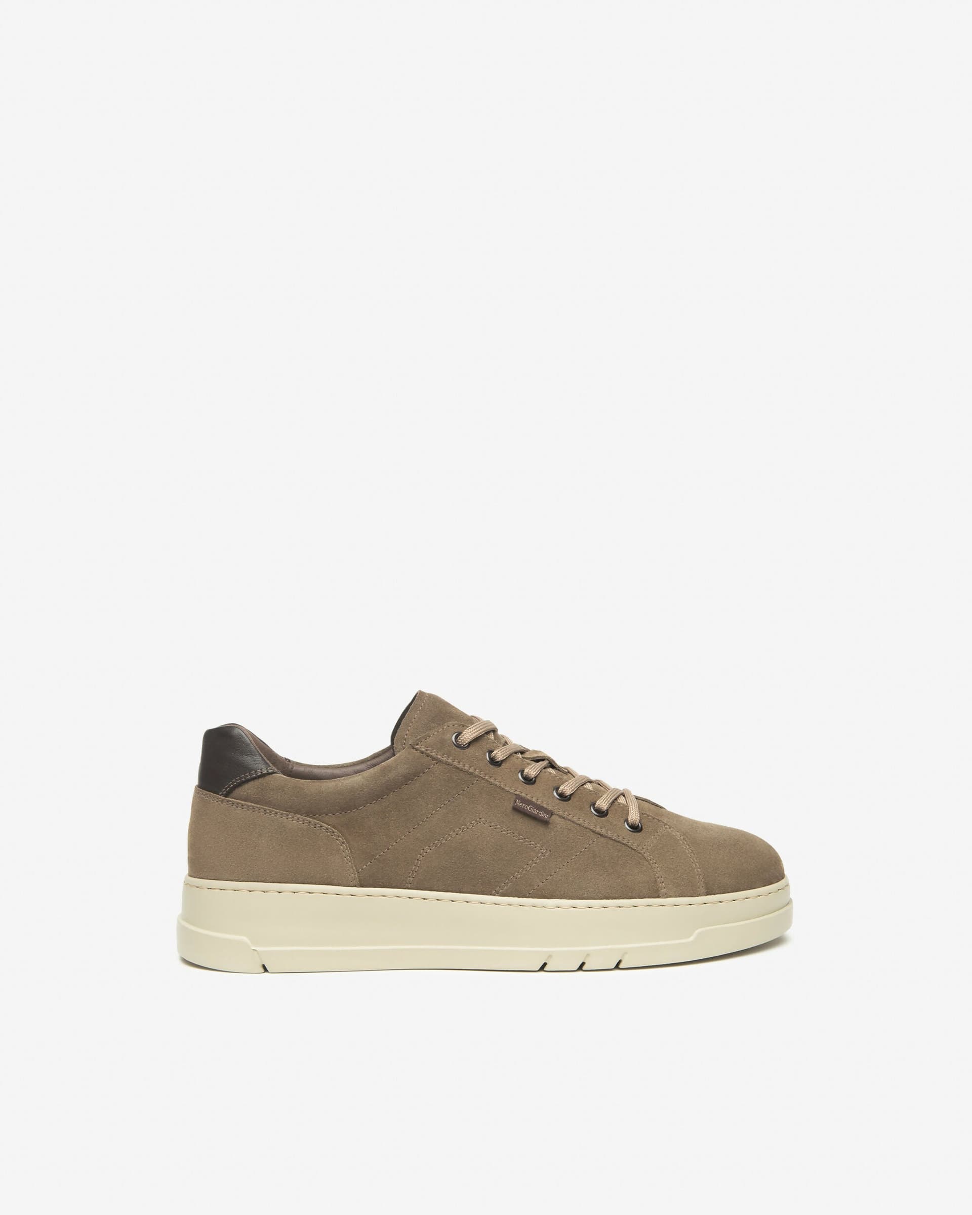 NeroGiardini Uomo sneakers in camoscio e pelle in Scarpe stringate basse Cantali Calzature - Randazzo, commercioVirtuoso.it