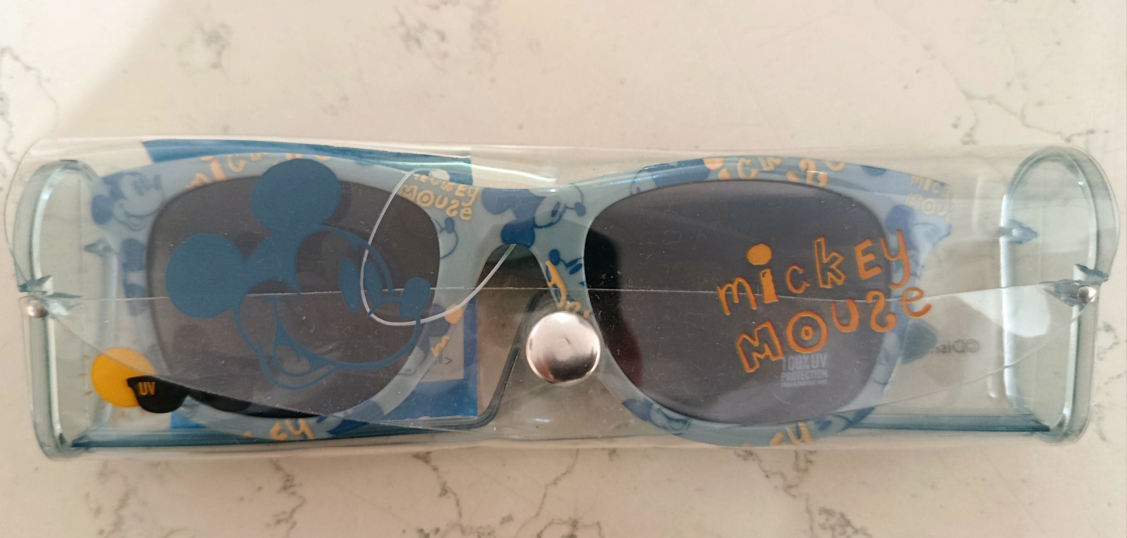 disney mickey and friends occhiali da sole per bambini protezione UV400 con astuccio rigido coordinato azzurro in Occhiali da sole Farmacia Centrale M.le Iadevaia - Maddaloni, commercioVirtuoso.it
