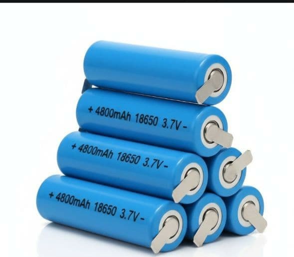 Pacchetto 3x Batterie 18650 Litio Ricaricabili 4800mAh 3.7V - Con Linguette e Paglietta da Saldare per Blocco Batterie in Pile ricaricabili Solgeny - Besate, commercioVirtuoso.it