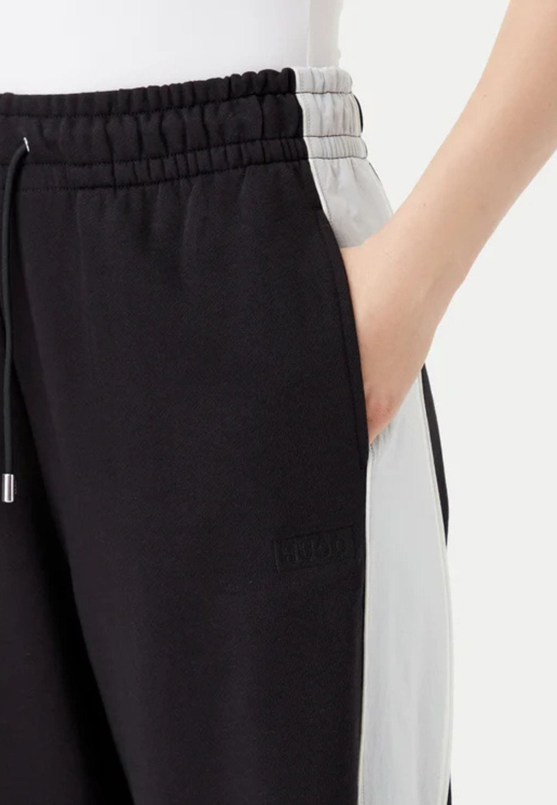 Hugo HUGO PANTALONE NELLA_B da donna in Pantaloni Drestige - Casamassima, commercioVirtuoso.it