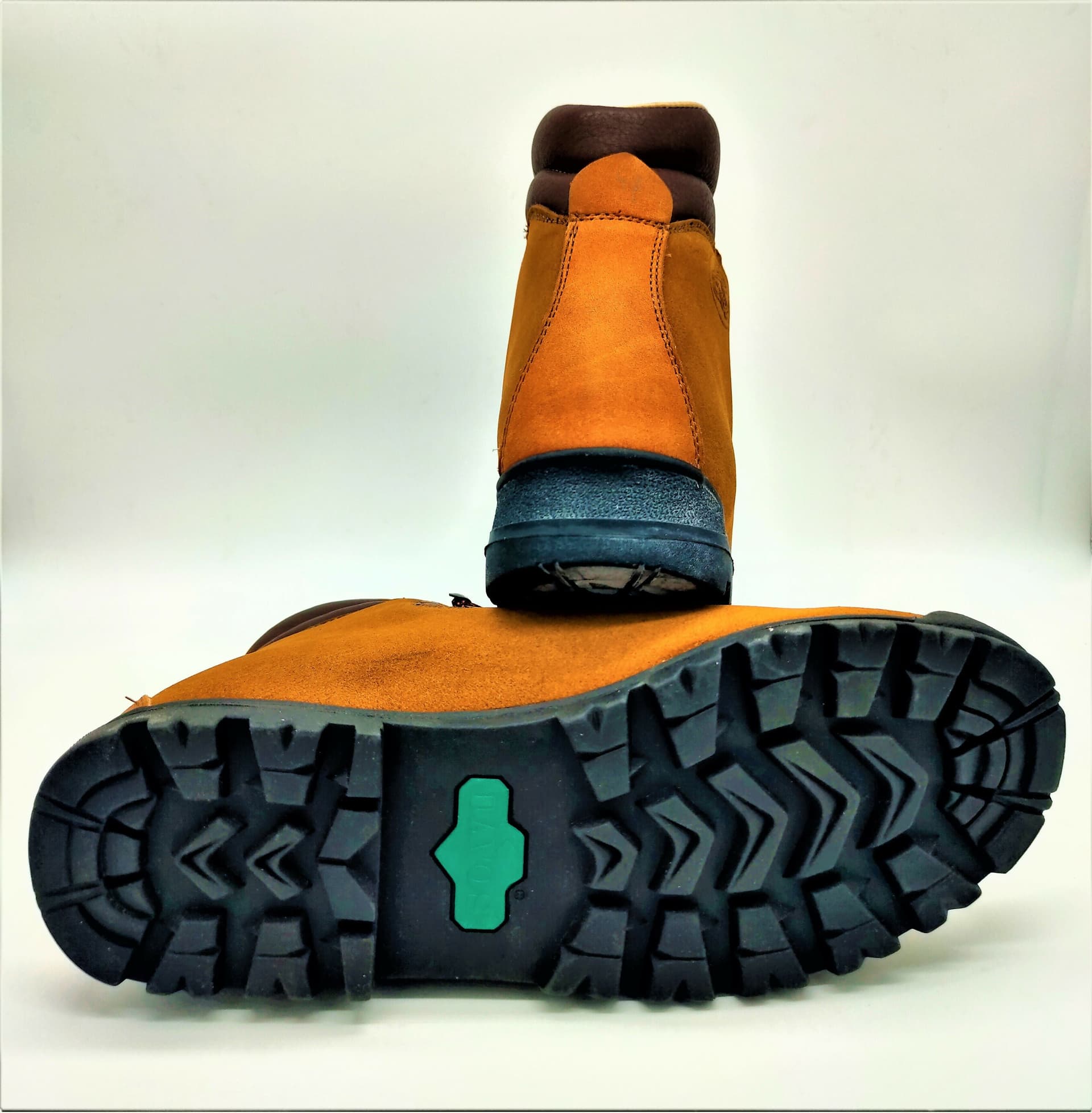 Offertissima stivaletto da trekking. in Akvavit TopGas - Roverbella, commercioVirtuoso.it