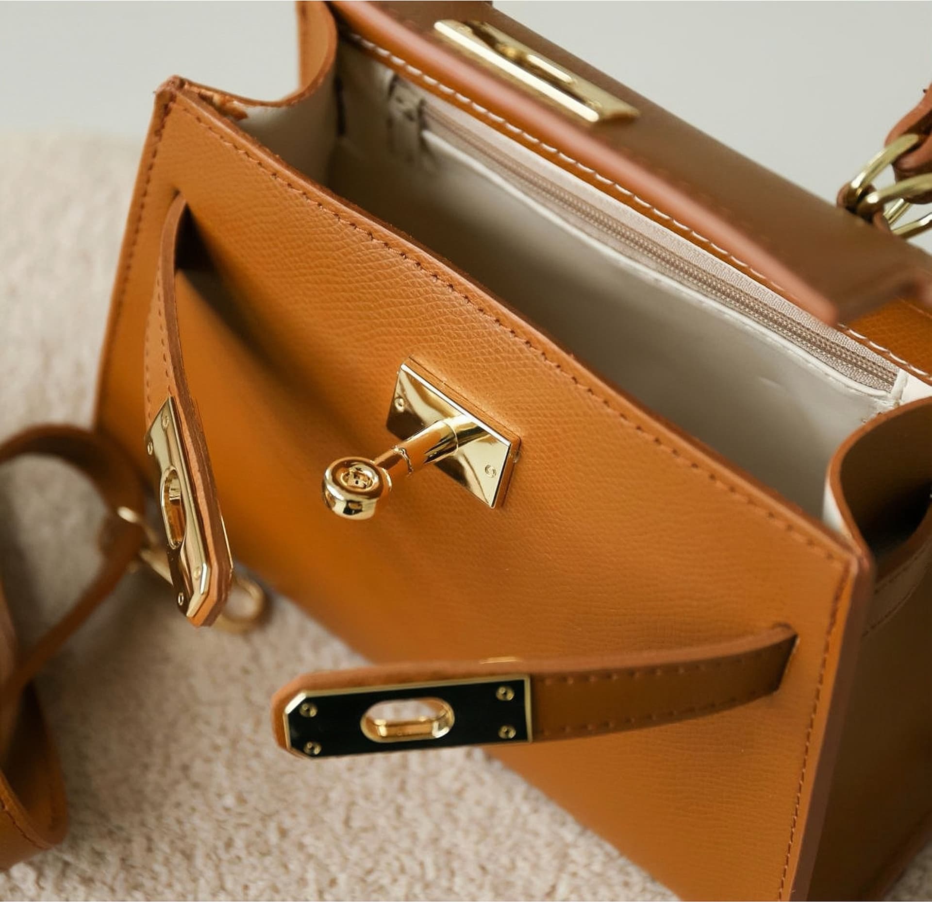 Modarno Borsetta donna "Kelly" in vera pelle Saffiano  21x8x14 cm in Organizer borsa Modarno - Sesto Fiorentino, commercioVirtuoso.it