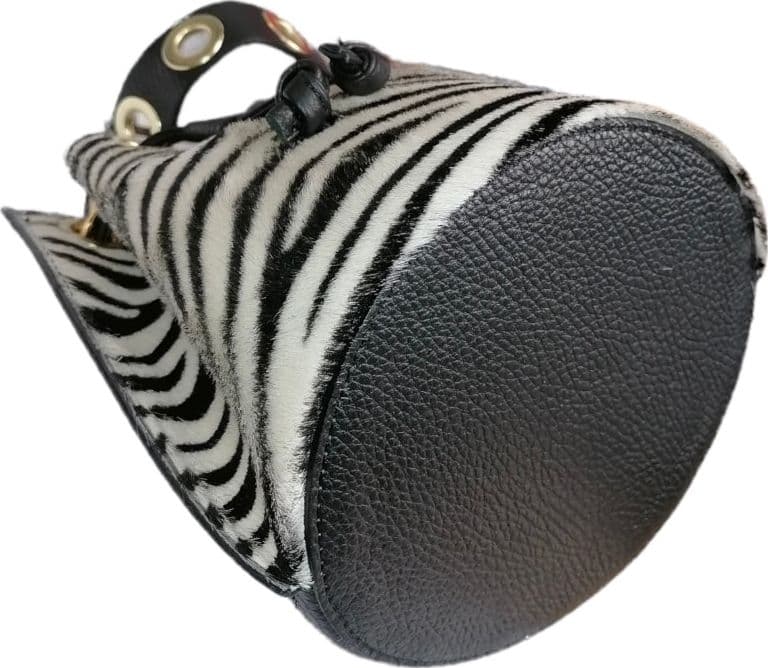 Modarno Borsetta a secchiello con dettagli circolari Cavallino 17x16x20cm in Organizer borsa Modarno - Sesto Fiorentino, commercioVirtuoso.it