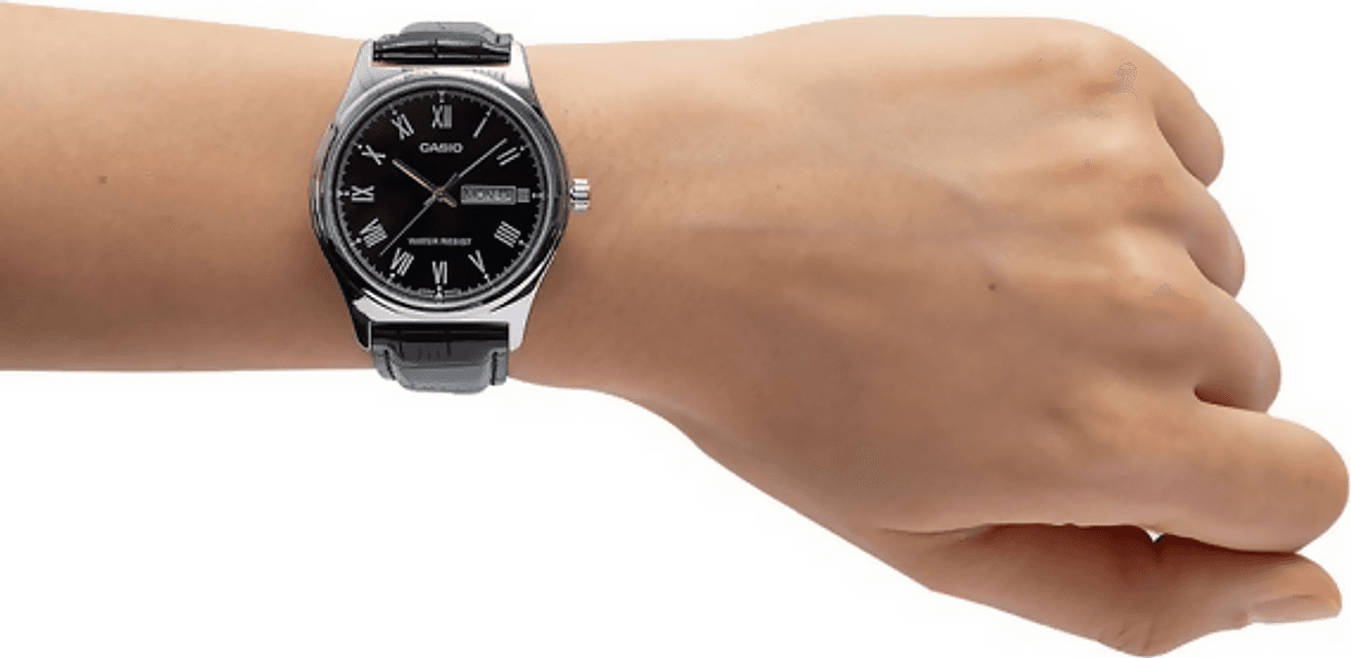 Orologio casio da uomo, MTP-V006L-1B, movimento al quarzo, quadrante neroo con segna data e giorno della settimana, cinturino in pelle in Orologi da polso Loweconomy - Marineo, commercioVirtuoso.it