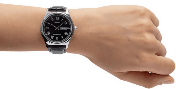 Orologio casio da uomo, MTP-V006L-1B, movimento al quarzo, quadrante neroo con segna data e giorno della settimana, cinturino in pelle in Orologi da polso Loweconomy - Marineo, commercioVirtuoso.it