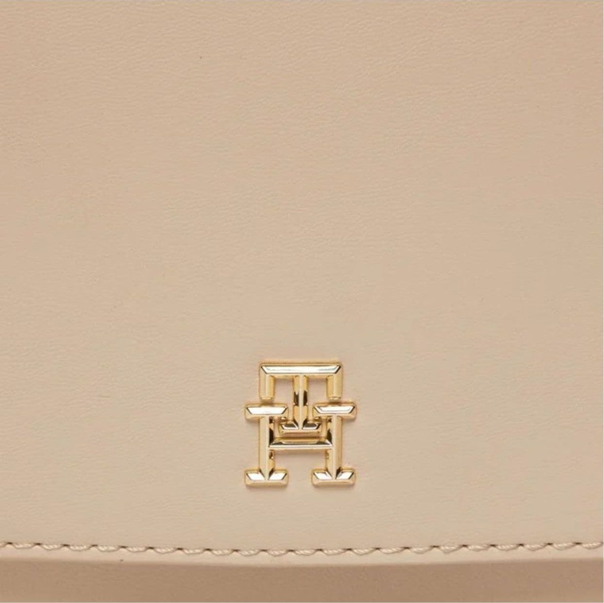 Tommy Hilfiger BORSA TH REFINED MED CRSSOVER da donna in Borse a tracolla Drestige - Casamassima, commercioVirtuoso.it