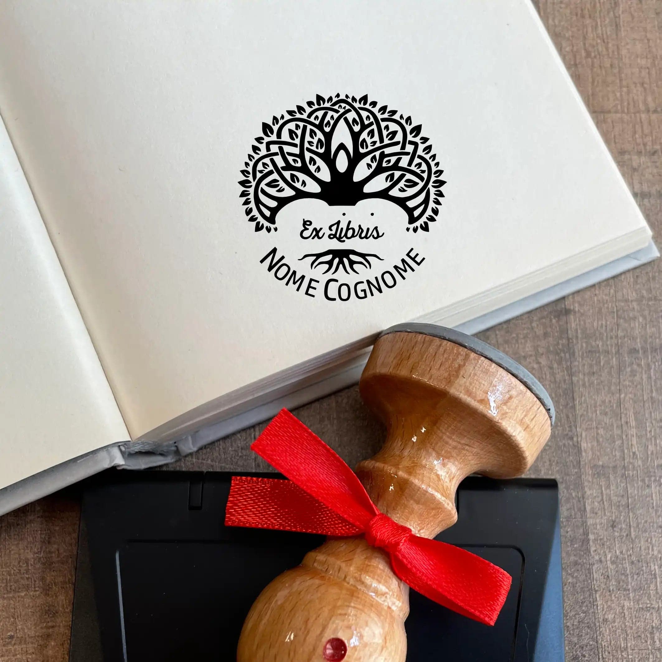Timbro Ex Libris Albero - d. 40 mm in Timbri ExLibris - Voghera, commercioVirtuoso.it