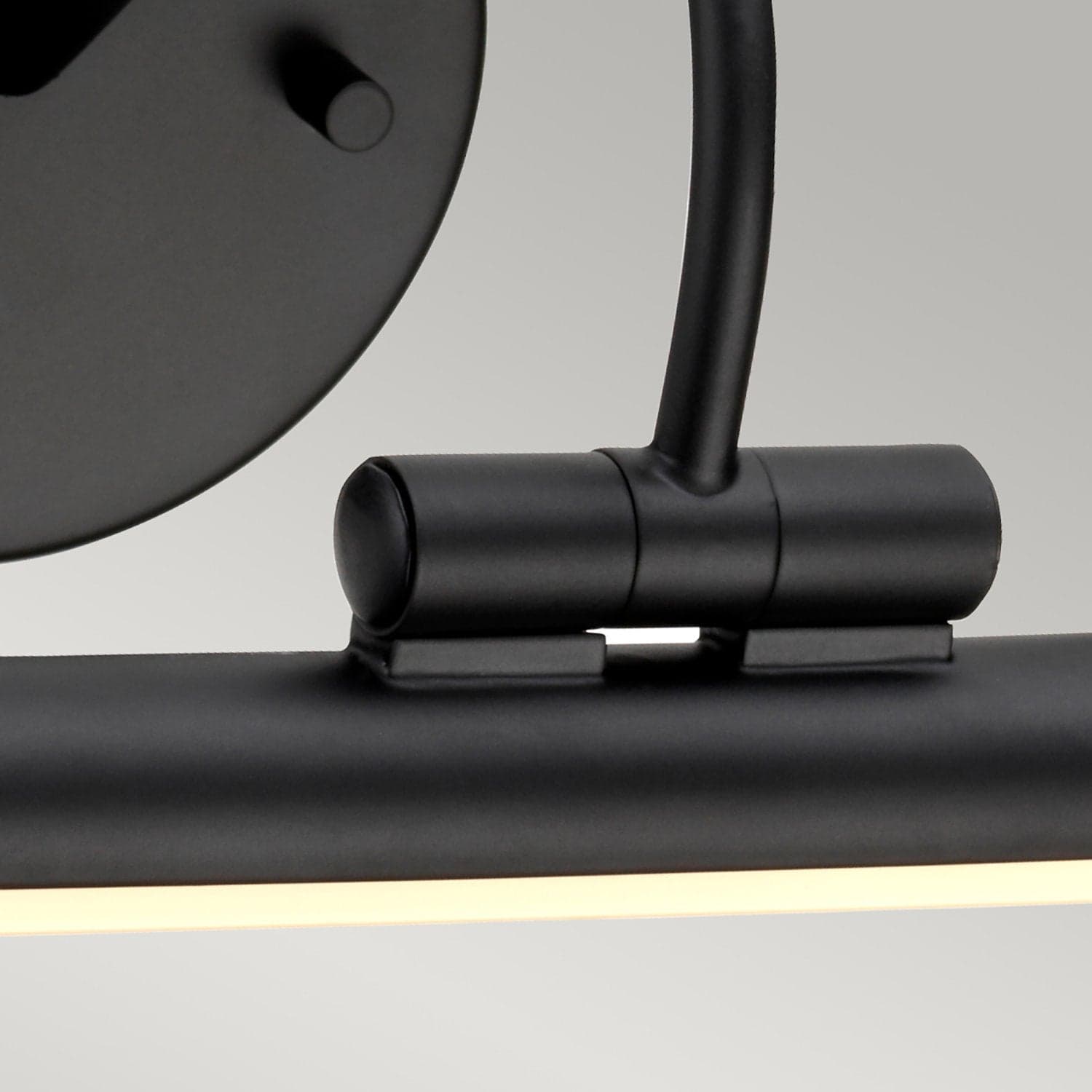 Applique Quadri E Specchi Contemporanea Alton Acciaio Nero Led 10W 3000K 549Lm in Luci da specchio LuceArt - Montecorvino Pugliano, commercioVirtuoso.it
