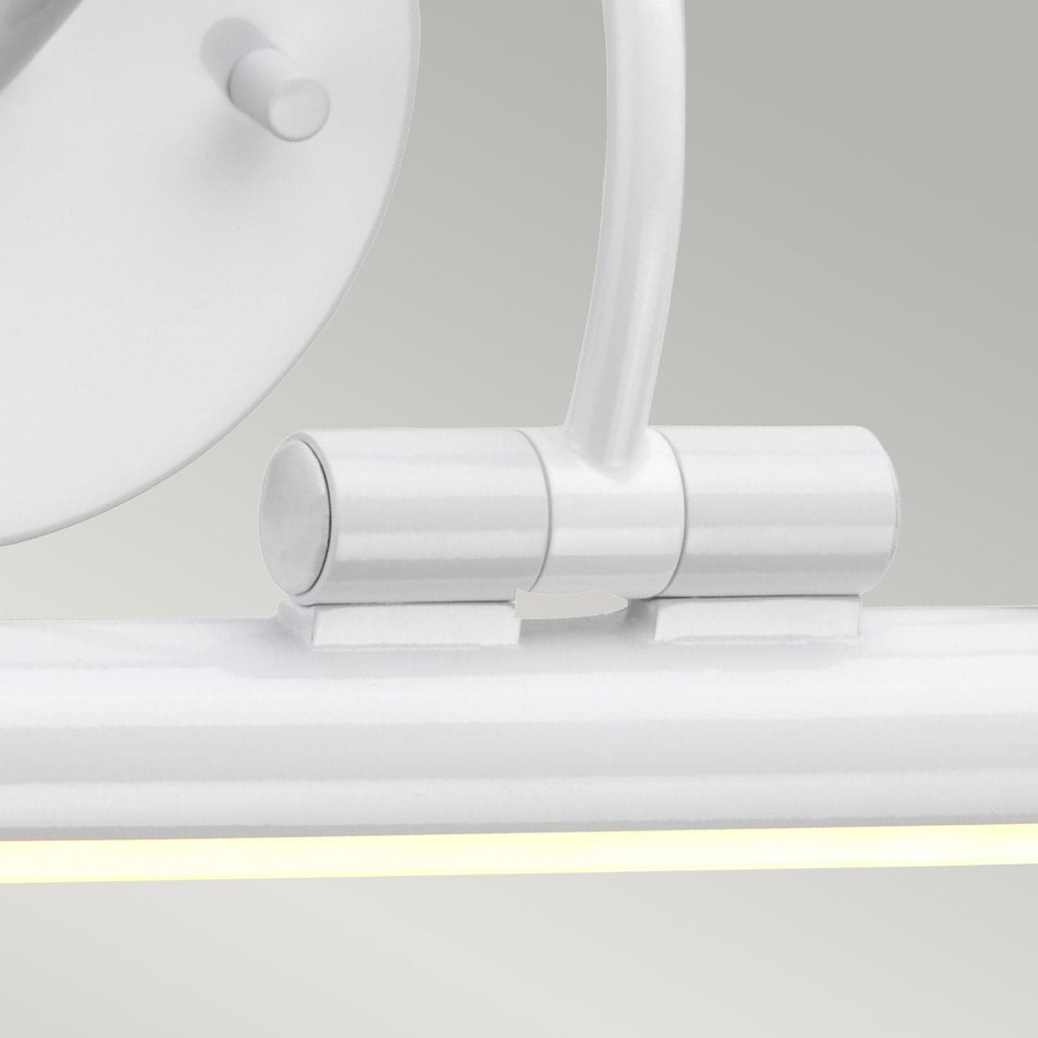 Applique Quadri E Specchi Contemporanea Alton Acciaio Bianco Led 6W 3000K 318Lm in Luci da specchio LuceArt - Montecorvino Pugliano, commercioVirtuoso.it