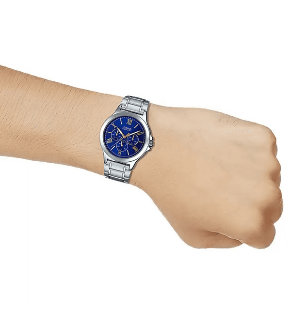 Orologio Casio uomo, MTP-V300D-2A, quadrante blu scuro movimento al quarzo, cronografo, cinturino argento in Orologi da polso Loweconomy - Marineo, commercioVirtuoso.it