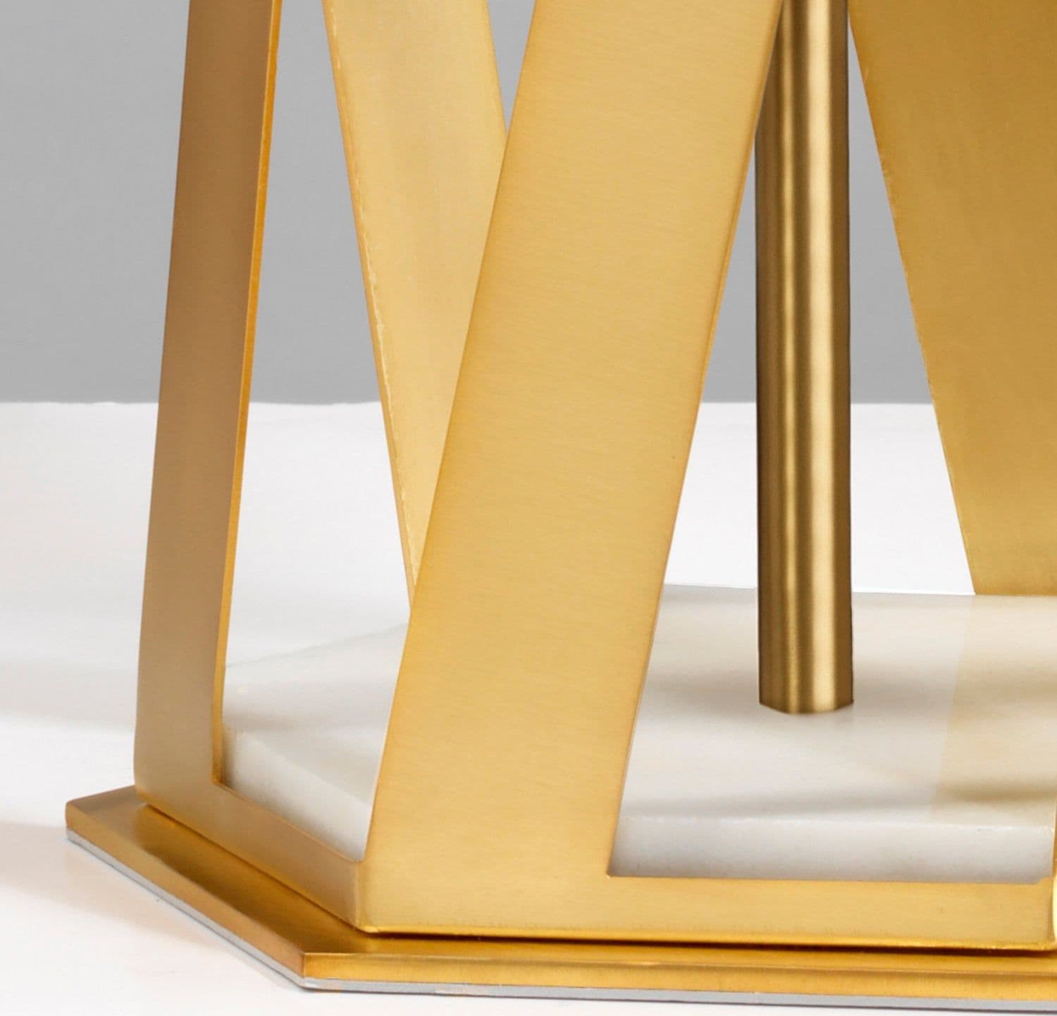 Lampada Da Scrivania Contemporanea Apollo Acciaio Ottone Spazzolato 1 Luce E27 in Lampade da tavolo e abat-jour LuceArt - Montecorvino Pugliano, commercioVirtuoso.it
