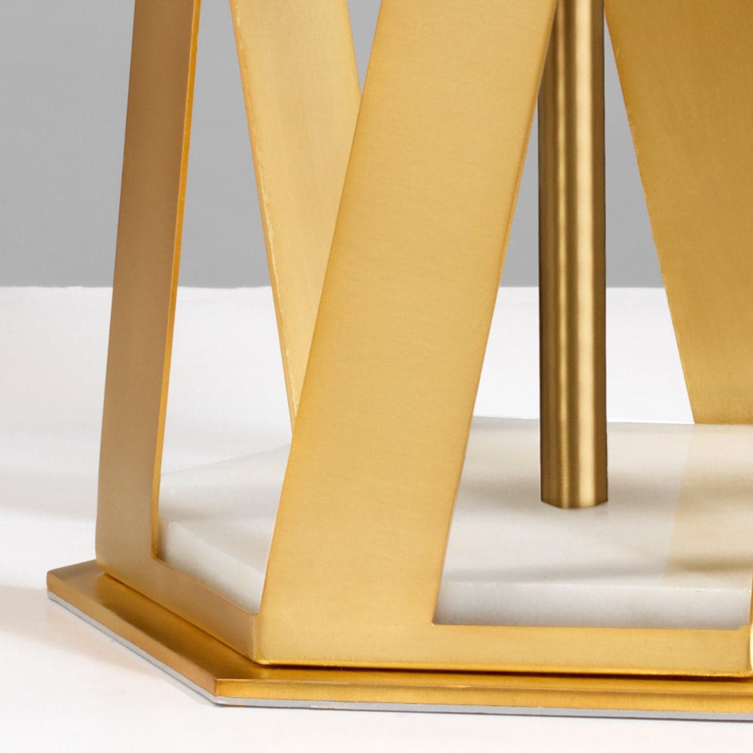 Lampada Da Scrivania Contemporanea Apollo Acciaio Ottone Spazzolato 1 Luce E27 in Lampade da tavolo e abat-jour LuceArt - Montecorvino Pugliano, commercioVirtuoso.it