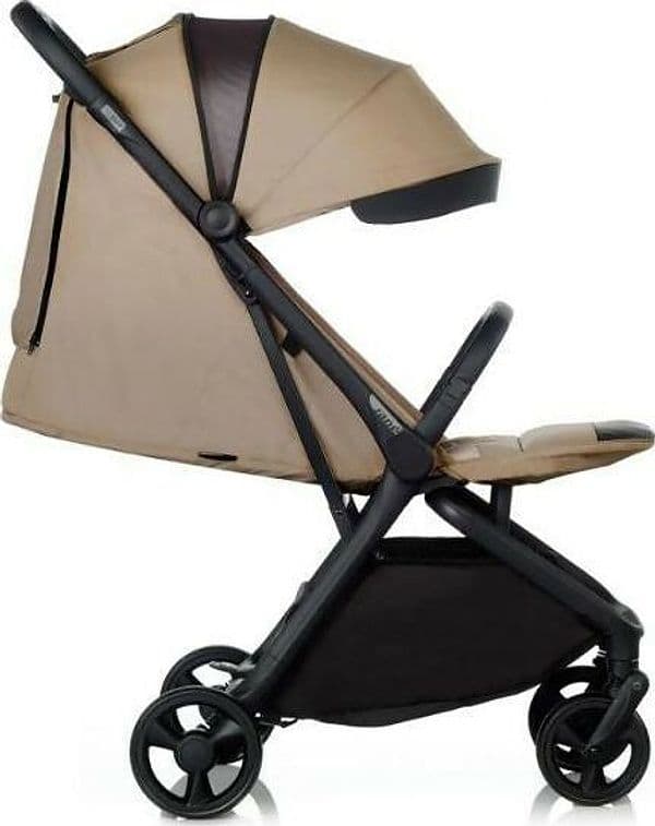 JANE' Passeggino CLAP - colore DESERT - con telaio in alluminio robusto, chiusura automatica e compatta, dimensioni adatte alle cabine degli aerei, adatto dalla nascita fino a 26 kg, con sospensioni su 4 ruote e finiture in similpelle in Passeggini compatti Sanitaria Gioia del Bimbo - Villa San Giovanni, commercioVirtuoso.it