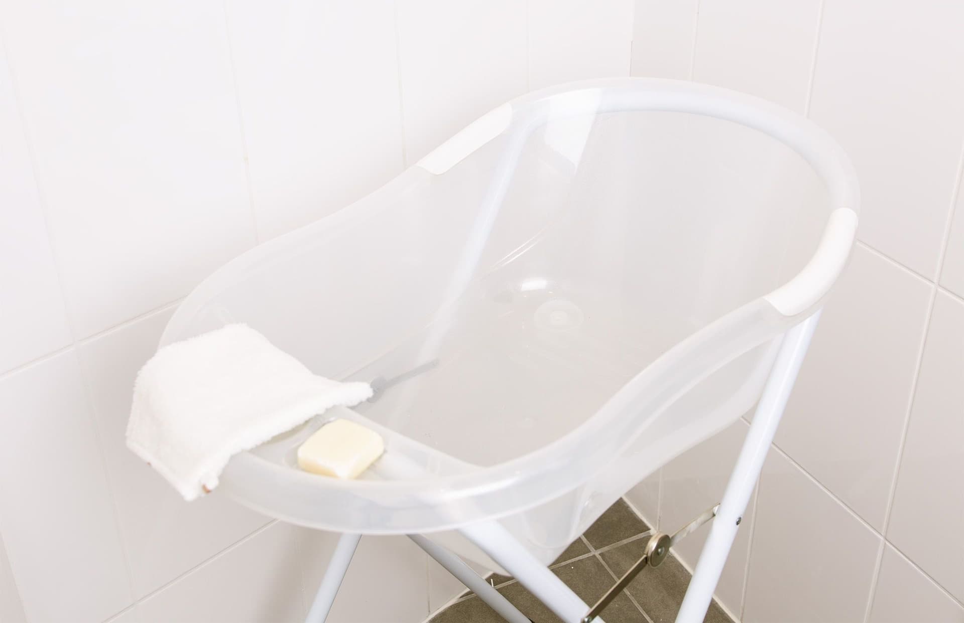 Bagnetto Childhome in Polipropilene Satinato in Vaschette e riduttori La Casa Del Bebè - Napoli, commercioVirtuoso.it