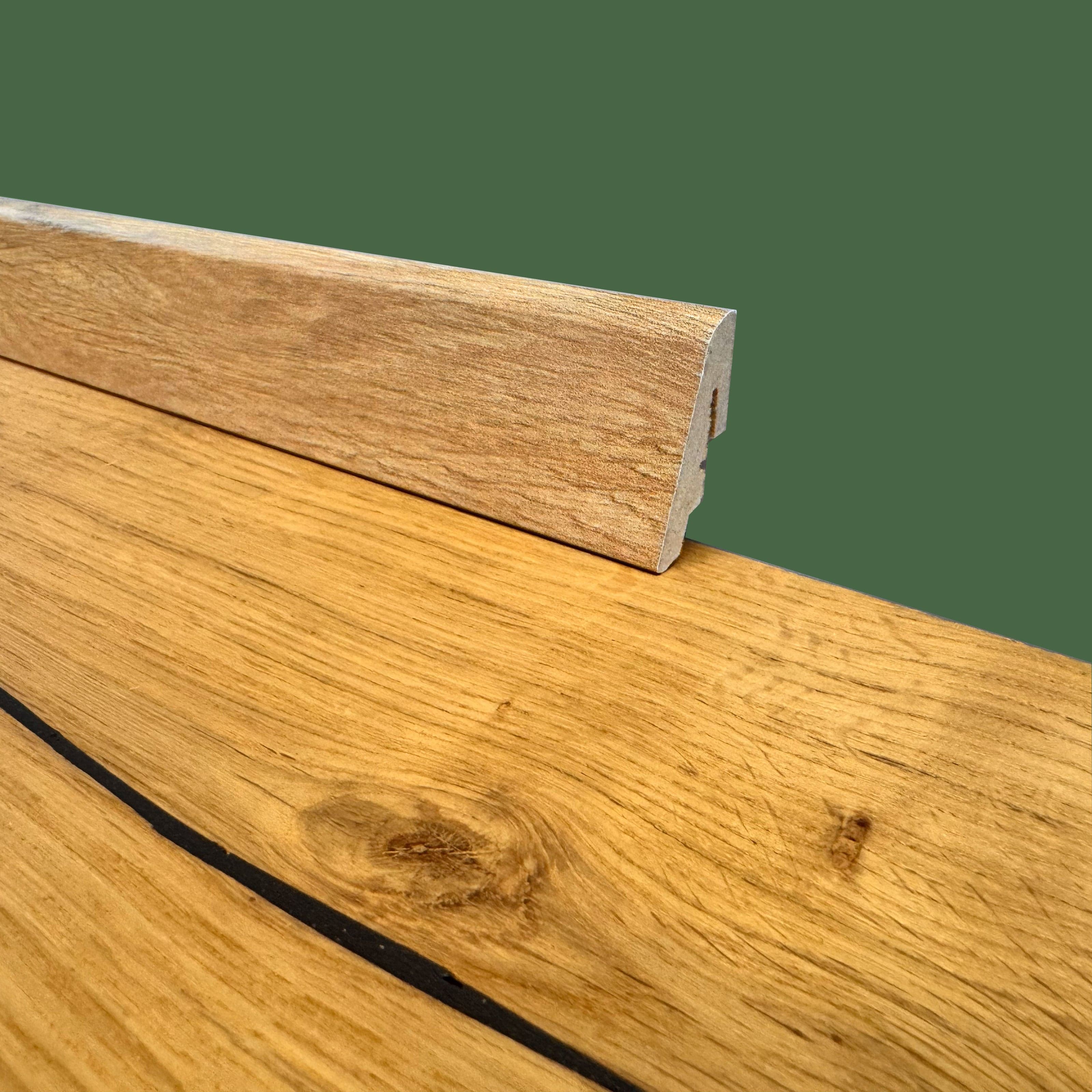 ***MEGA STOCK al metro lineare*** BATTISCOPA basso Inclinato in Fibra di legno H39xS19mm Rovere gold - Eternal Parquet