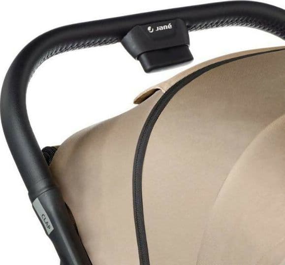 JANE' Passeggino CLAP - colore DESERT - con telaio in alluminio robusto, chiusura automatica e compatta, dimensioni adatte alle cabine degli aerei, adatto dalla nascita fino a 26 kg, con sospensioni su 4 ruote e finiture in similpelle in Passeggini compatti Sanitaria Gioia del Bimbo - Villa San Giovanni, commercioVirtuoso.it