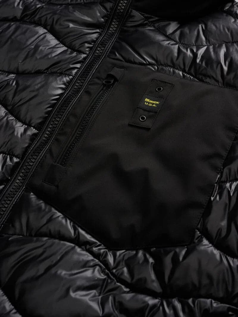 Giubbino uomo Blauer Albert in neoprene e nylon trapuntato con cappuccio nero dettaglio