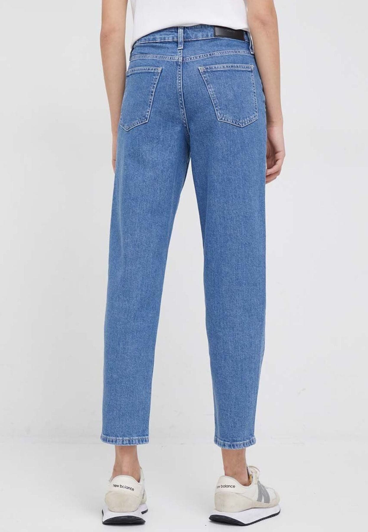 calvin klein jeans HIGH RISE TAPERED-MID BLUE da donna in Jeans Drestige - Casamassima, commercioVirtuoso.it