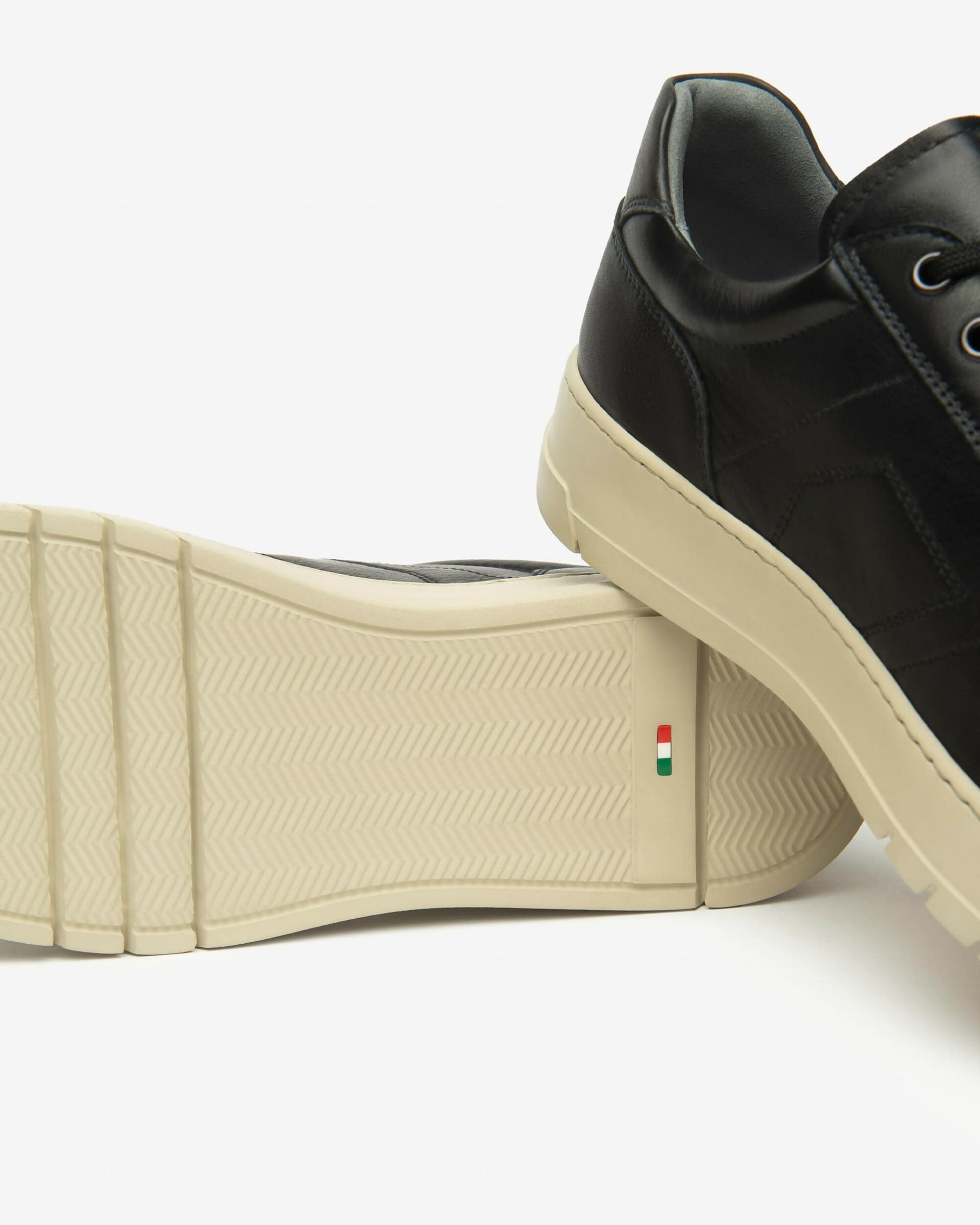 NeroGiardini Uomo sneakers in pelle in Scarpe stringate basse Cantali Calzature - Randazzo, commercioVirtuoso.it